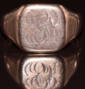 A 9ct rose gold signet ring, Chester 1918, 5.6g, size O