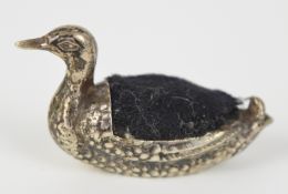 Sampson Mordan & Co Ltd Edward VII novelty hallmarked silver pin cushion formed as a duck, Sheffield
