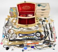 A collection of costume jewellery including silver chain, freshwater pearl bracelet, silver pendant,