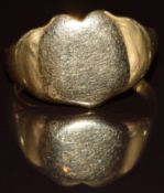 A c1920 18ct gold signet ring, 6.3g, size P