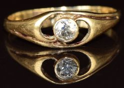 A c1920 18ct gold ring set with a diamond of approximately 0.2ct, 2.4g, size Q