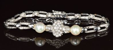 A 9ct white gold bracelet set with diamonds, 10.1g, 17cm