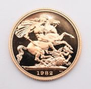 1982 Queen Elizabeth II proof gold full sovereign, in original Royal Mint case