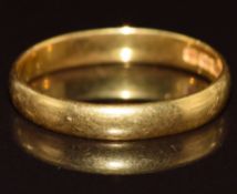 A 22ct gold wedding band / ring, Birmingham 1924, 3g, size Q