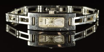 Gucci ladies wristwatch ref. 3900L with silver hands and dial, stainless steel case and quartz