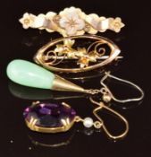 Edwardian 9ct gold brooch set with a diamond, Birmingham 1903, a 9ct gold brooch (4g) and two single