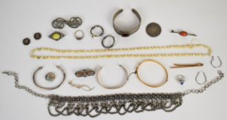 A collection of jewellery including 9ct gold tie pin (8g), two silver bangles, 800 grade silver