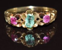 Victorian 18ct gold ring set with an emerald and two pink spinel, 1.8g, size L