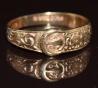 A 9ct gold buckle ring, 1.6g, size O