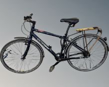 A lady's Globe Elite bike.