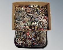 A tray of costume jewellery