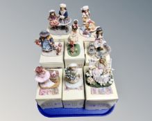 A tray of eight boxed Leonardo Collection figures