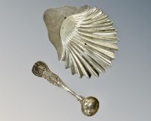 A silver butter shell, Goldsmiths and Silversmiths Company, London 1909,