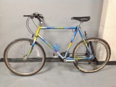 A Raleigh Mantis hybrid bike