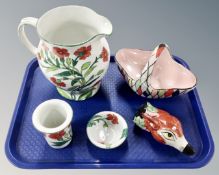 A tray containing five pieces of Maling including Harlequin basket,