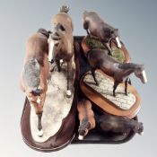 Three Leonardo collection horse figures on plinths together with two further Leonardo horses (5)