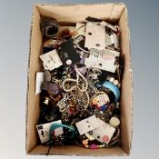 A box vintage costume jewellery,