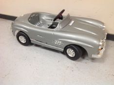 A Mercedes 300SL electric toy car (af)
