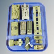 A tray of 20th century Dinky toys and matchbox tanks and vehicles