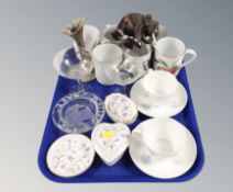 A tray of tea cups and saucers, Spode,