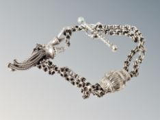 A vintage silver bracelet with T-bar