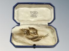 A 9ct yellow gold leaf brooch set with four diamonds, 5.8g, length 6 cm.