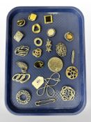 A collection of costume brooches