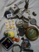 A mixed lot of collectable items.