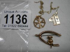 Three items of 9ct gold.