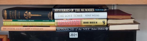 A quantity of books on ancient Egypt including Egypt under the Pharaohs etc