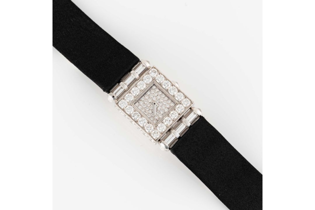 A LADIES 18K WHITE GOLD & DIAMOND CHANEL MATELASSE WRIST WATCH CIRCA 2000s Movement: Quartz. Case: - Image 7 of 8