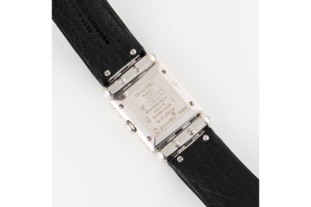 A LADIES 18K WHITE GOLD & DIAMOND CHANEL MATELASSE WRIST WATCH CIRCA 2000s Movement: Quartz. Case: - Image 6 of 8