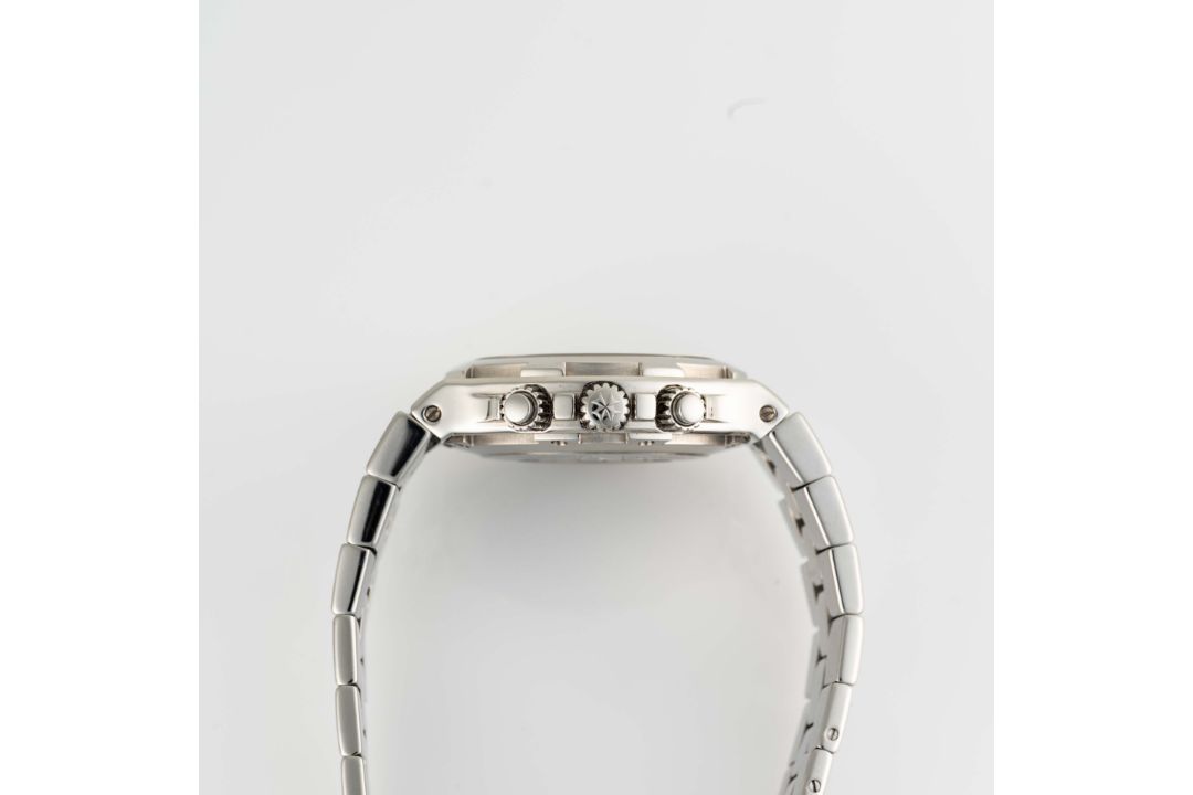 A GENTLEMAN'S SIZE STAINLESS STEEL VACHERON CONSTANTIN OVERSEAS AUTOMATIC CHRONOGRAPH BRACELET WATCH - Image 7 of 9
