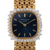 A FINE LADIES 18K SOLID GOLD & DIAMOND PATEK PHILIPPE BRACELET WATCH CIRCA 1970s, REF. 4181 WITH