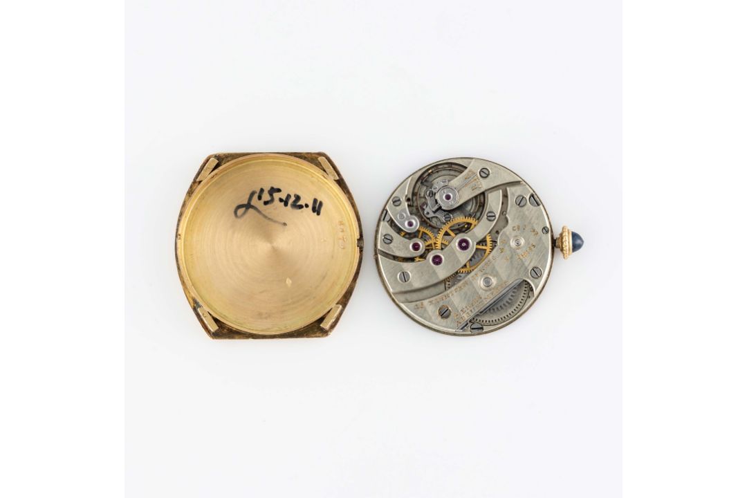 A RARE GENTLEMAN'S SIZE 18K SOLID GOLD CARTIER TORTUE WRIST WATCH CIRCA 1930s Movement: 18J, - Image 8 of 8