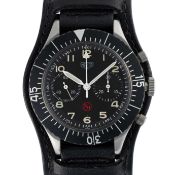 A GENTLEMAN'S STAINLESS STEEL GERMAN MILITARY HEUER BUND FLYBACK CHRONOGRAPH WRIST WATCH CIRCA 1970,