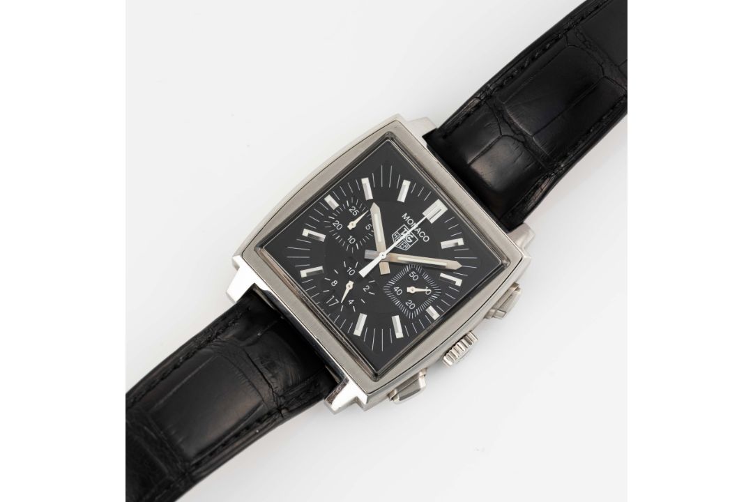 A GENTLEMAN'S STAINLESS STEEL TAG HEUER MONACO AUTOMATIC CHRONOGRAPH WRIST WATCH CIRCA 2005, REF. - Image 4 of 8