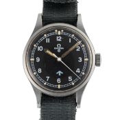 A GENTLEMAN'S STAINLESS STEEL BRITISH MILITARY OMEGA RAF PILOTS WRIST WATCH DATED 1953, REF. 2777-