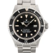A GENTLEMAN'S SIZE STAINLESS STEEL ROLEX OYSTER PERPETUAL DATE SEA DWELLER BRACELET WATCH CIRCA
