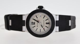 BULGARI REF M40365, approx 28mm cream dial, baton hour markers, date aperture at 3 o'clock,
