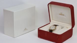 18CT OMEGA DE VILLE QUARTZ WATCH REFERENCE 196.2432, circular silver dial with baton and roman