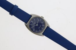 VINTAGE LONGINES FLAGSHIP MECHANIC WRISTWATCH, Approx 23mm stainless steel case with a screw down