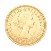 Elizabeth II, Sovereign 1964; obv. Gillick portrait of The Queen, rev. Pistrucci; scratch to right