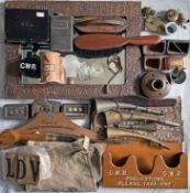 Large quantity (35+ items) of misc GWR hardware including wooden publications rack, several horns,