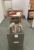 CHOCOLATE TEMPERING MACHINE