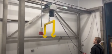 LIFTER WITH GANTRY
