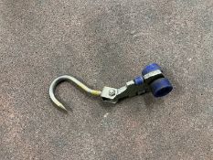 TWIN ROLLER HOOKS