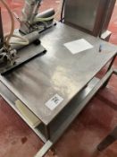 STAINLESS STEEL TABLE