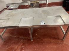 STAINLESS STEEL TABLE