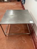 STAINLESS STEEL TABLE
